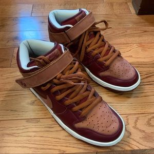 Nike SB Dunk Mid Embarcadero
